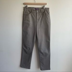 Gloria Vanderbilt Jeans. Amanda,  Size 10, Grey- Like New